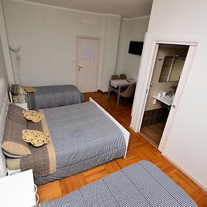 Private Bathroom Quadruple Room